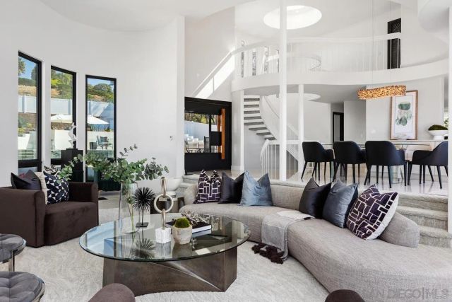 7215 El Fuerte St, Carlsbad, CA 92009