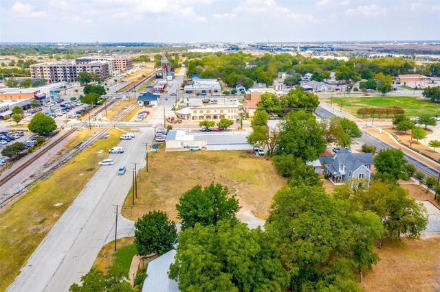 133 Commerce Corner, Burleson, TX 76028