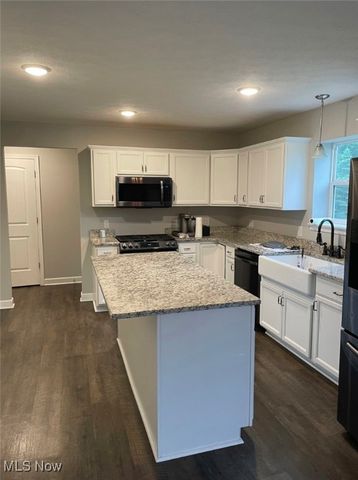 324 Central Street, Hopedale, OH 43976