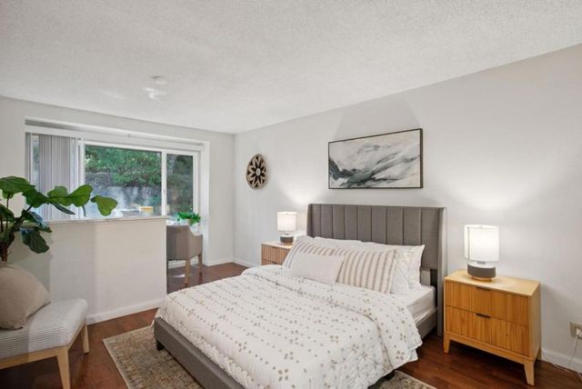 357 Half Moon Lane 12, Daly City, CA 94015