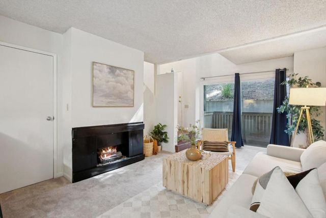 357 Half Moon Lane 12, Daly City, CA 94015