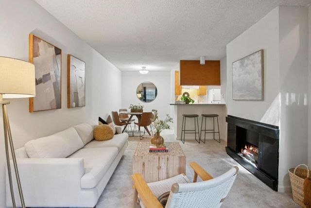 357 Half Moon Lane 12, Daly City, CA 94015