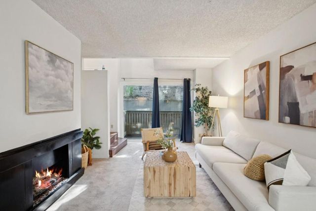 357 Half Moon Lane 12, Daly City, CA 94015