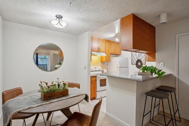 357 Half Moon Lane 12, Daly City, CA 94015