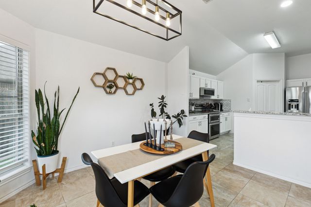 707 Bayshore Drive, Mansfield, TX 76063