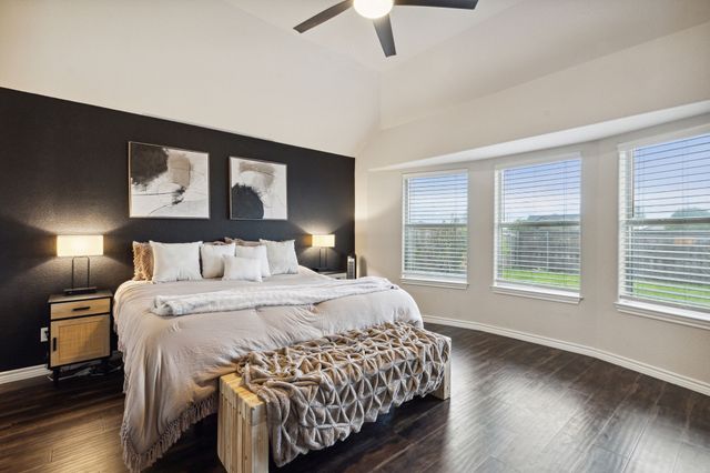 707 Bayshore Drive, Mansfield, TX 76063