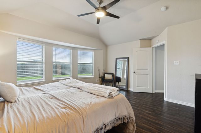 707 Bayshore Drive, Mansfield, TX 76063