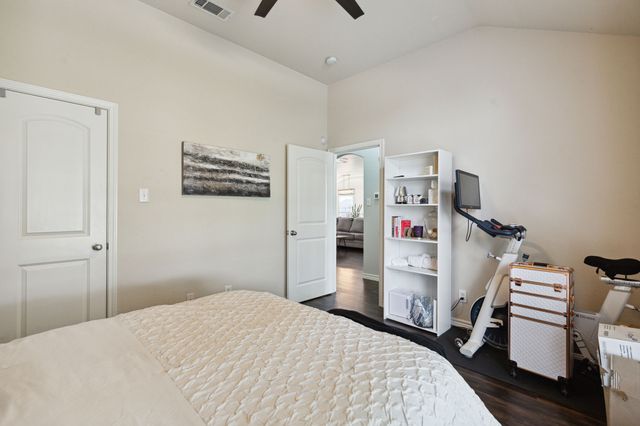 707 Bayshore Drive, Mansfield, TX 76063