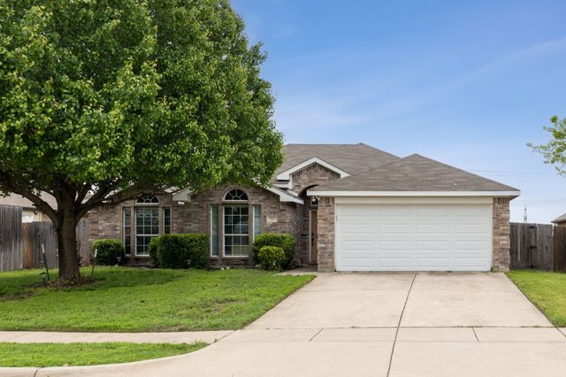 707 Bayshore Drive, Mansfield, TX 76063