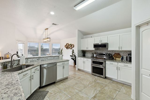 707 Bayshore Drive, Mansfield, TX 76063