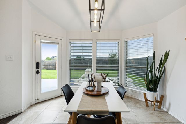 707 Bayshore Drive, Mansfield, TX 76063