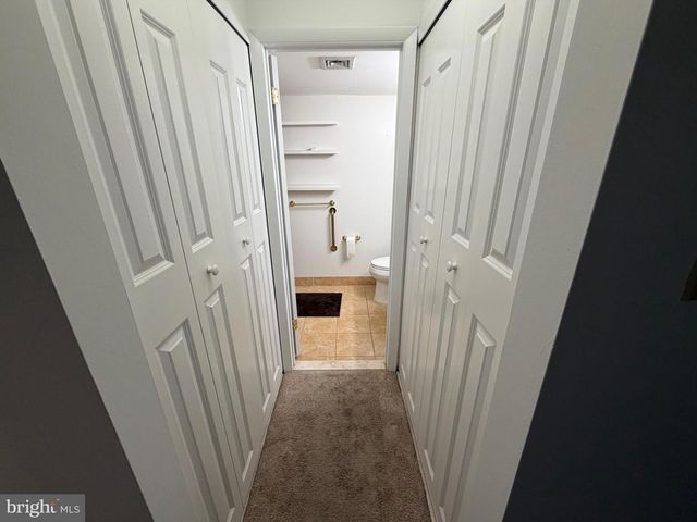 106 PINEWOOD DR, Hamilton, NJ 08690