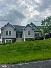 4302 HOWARD DR, Sykesville, MD 21784