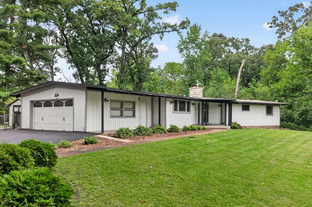 1S670 Winfield Road, Wheaton, IL 60189 — exterior