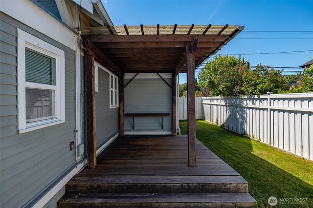 1506 12th Street, Anacortes, WA 98221