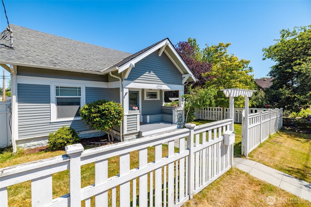 1506 12th Street, Anacortes, WA 98221