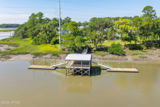 1138 Salem Bay Drive, Beaufort, SC 29902