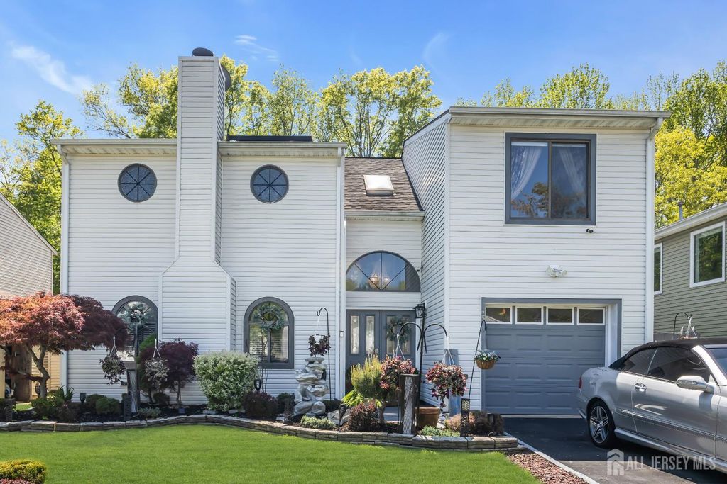 45 Candlewick Court, Old Bridge, NJ 07747