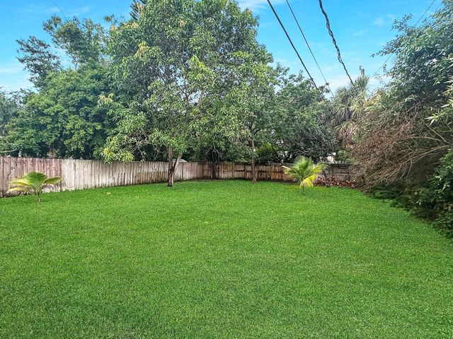 1613 NW 4TH Avenue, Fort Lauderdale, FL 33311