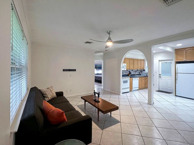1613 NW 4TH Avenue, Fort Lauderdale, FL 33311