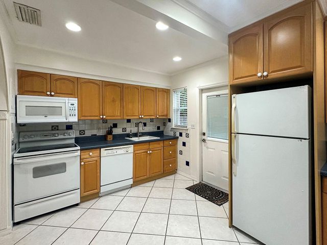 1613 NW 4TH Avenue, Fort Lauderdale, FL 33311