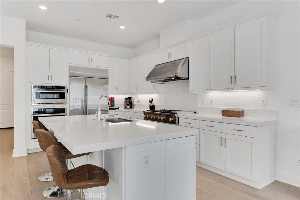Image 9 of property listing at 26712 Afton Lane, Valencia, CA 91381