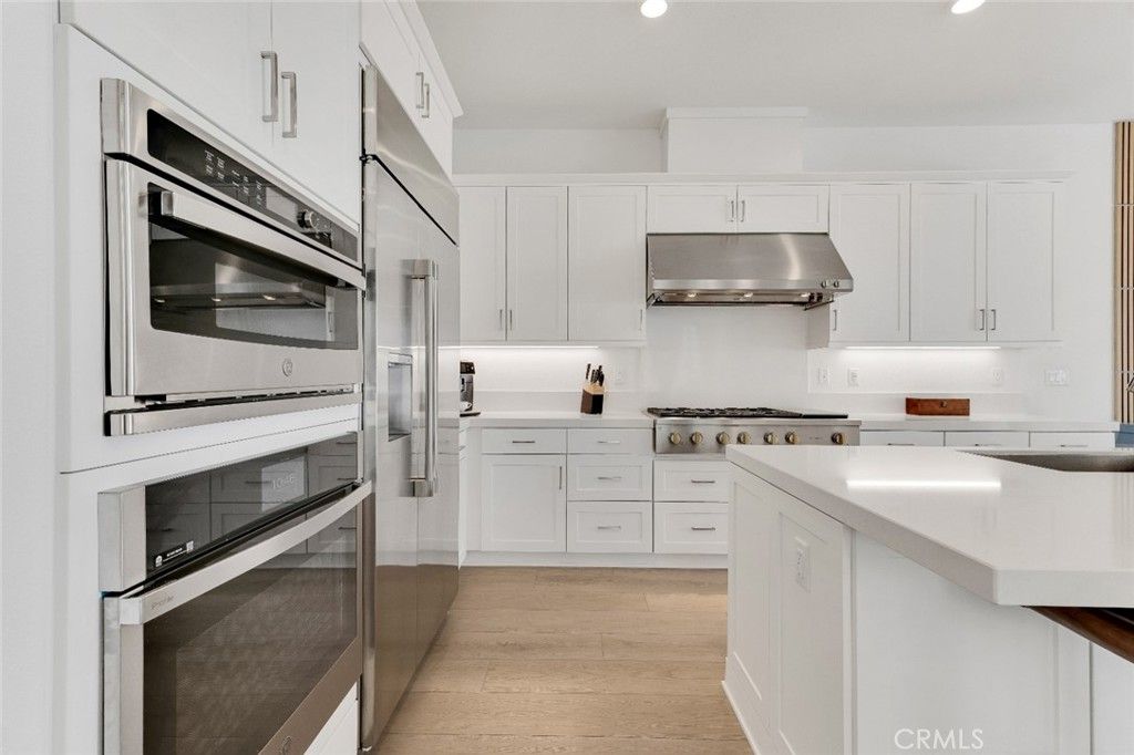 Image 10 of property listing at 26712 Afton Lane, Valencia, CA 91381