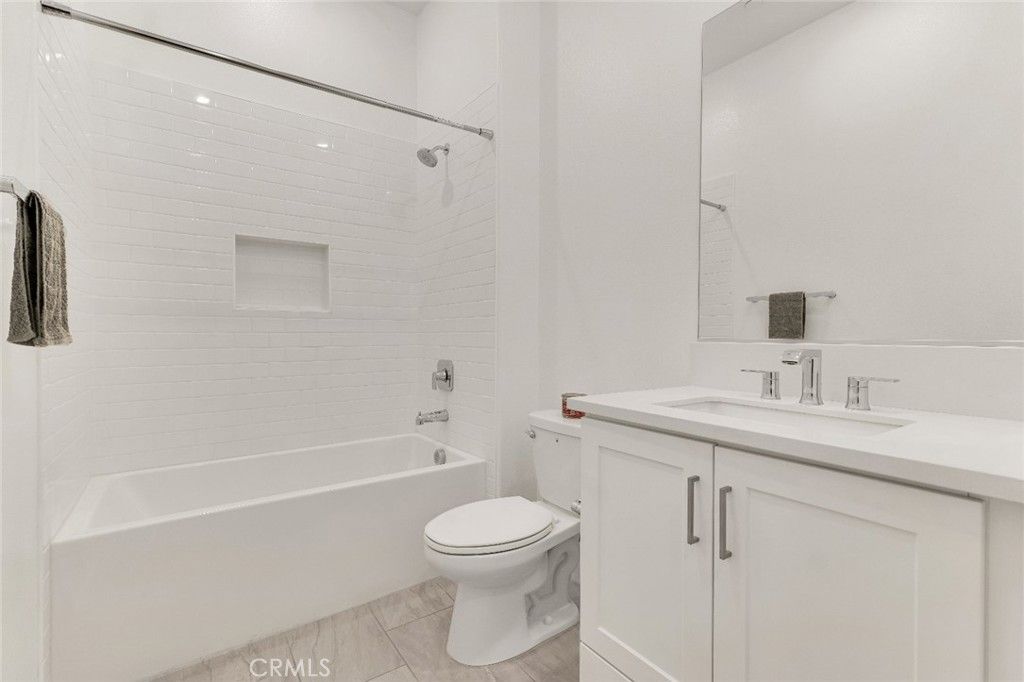 Image 14 of property listing at 26712 Afton Lane, Valencia, CA 91381