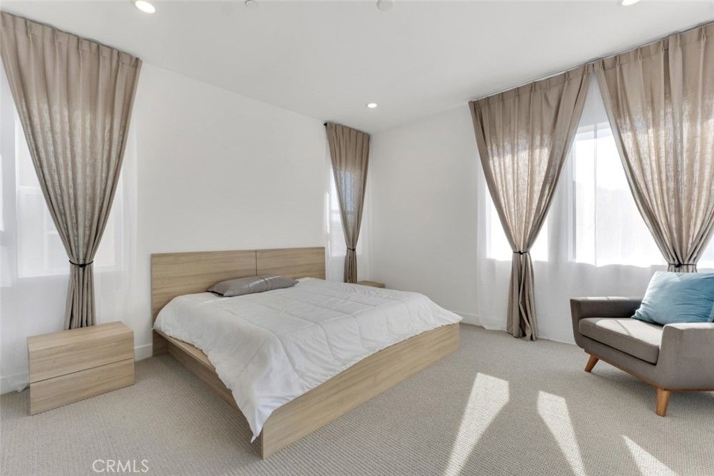 Image 17 of property listing at 26712 Afton Lane, Valencia, CA 91381