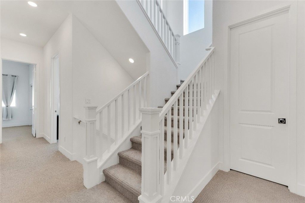Image 31 of property listing at 26712 Afton Lane, Valencia, CA 91381