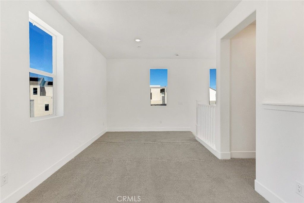 Image 33 of property listing at 26712 Afton Lane, Valencia, CA 91381