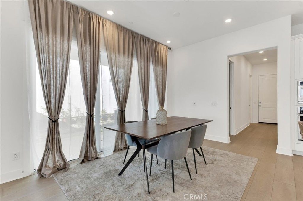 Image 3 of property listing at 26712 Afton Lane, Valencia, CA 91381