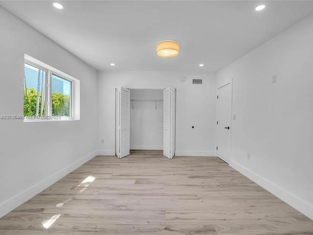 1905 Alamanda Dr, North Miami, FL 33181