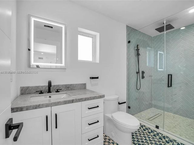 1905 Alamanda Dr, North Miami, FL 33181