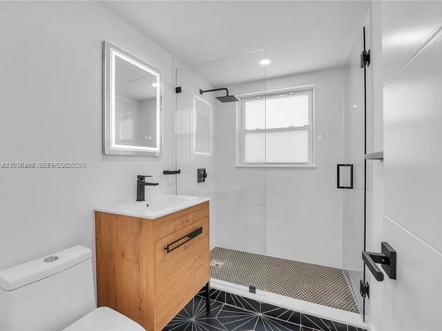 1905 Alamanda Dr, North Miami, FL 33181