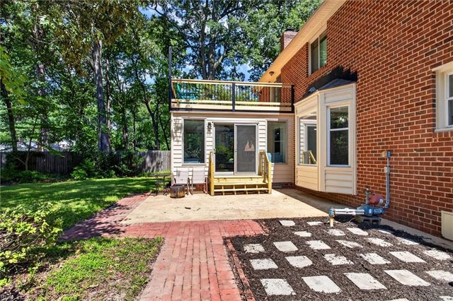 303 Parkway DR, Newport News, VA 23606