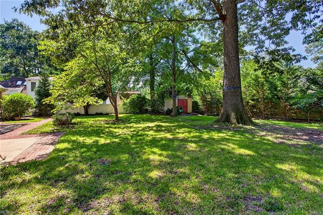 303 Parkway DR, Newport News, VA 23606