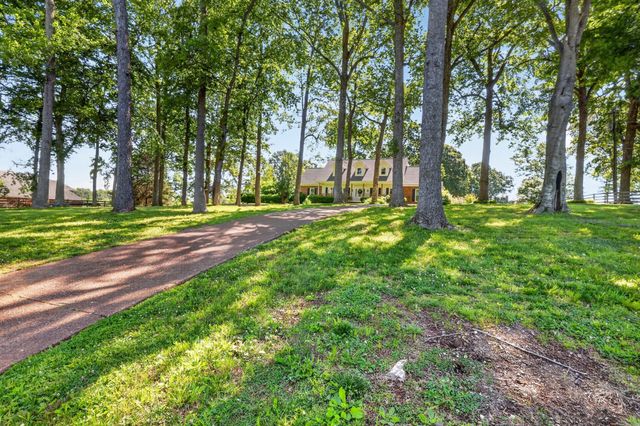 640 Denning Ford Rd, Portland, TN 37148