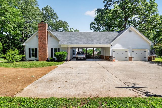 640 Denning Ford Rd, Portland, TN 37148