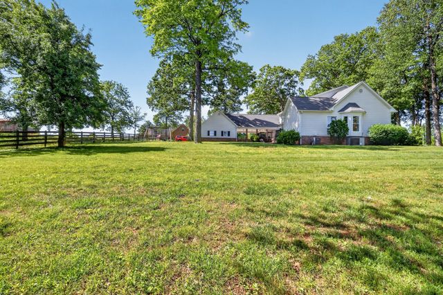 640 Denning Ford Rd, Portland, TN 37148