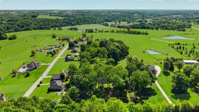 640 Denning Ford Rd, Portland, TN 37148