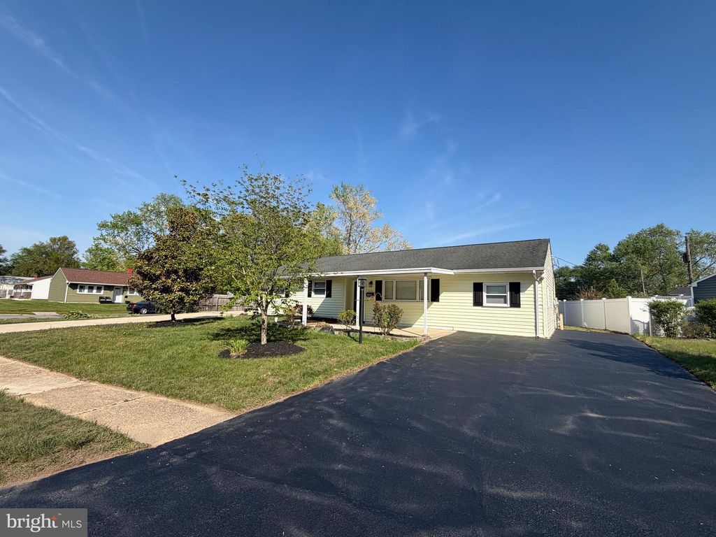 1020 S GERALD DR, Newark, DE 19713