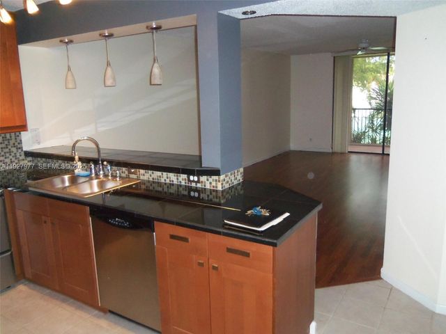 10551 W Broward Blvd 209, Plantation, FL 33324