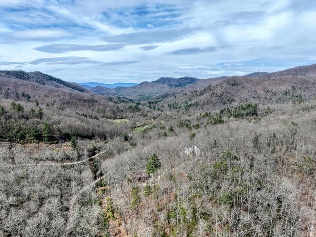 575 Carolina Springs Lane, Franklin, NC 28734
