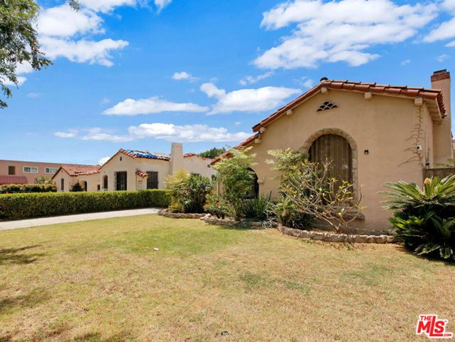 1549 S Point View Street, Los Angeles, CA 90035