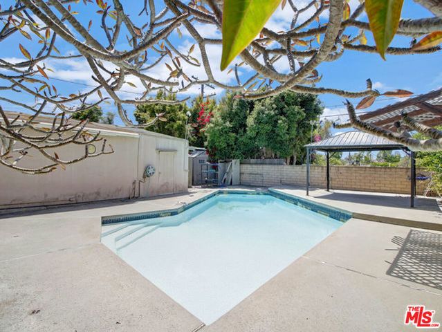 1549 S Point View Street, Los Angeles, CA 90035