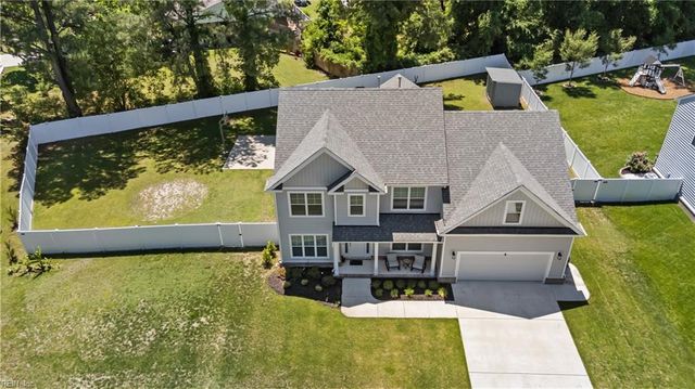 200 Heron Bay LN, Chesapeake, VA 23323