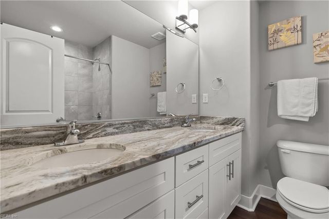 200 Heron Bay LN, Chesapeake, VA 23323