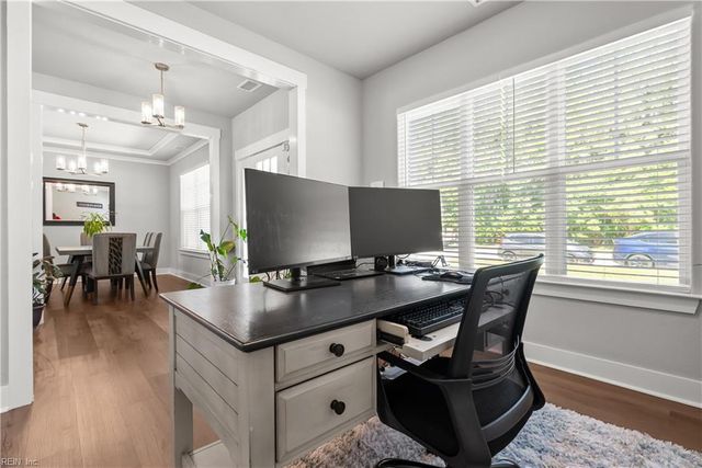 200 Heron Bay LN, Chesapeake, VA 23323