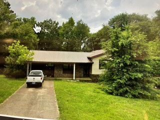 93 Valley Rd, Mc Ewen, TN 37101